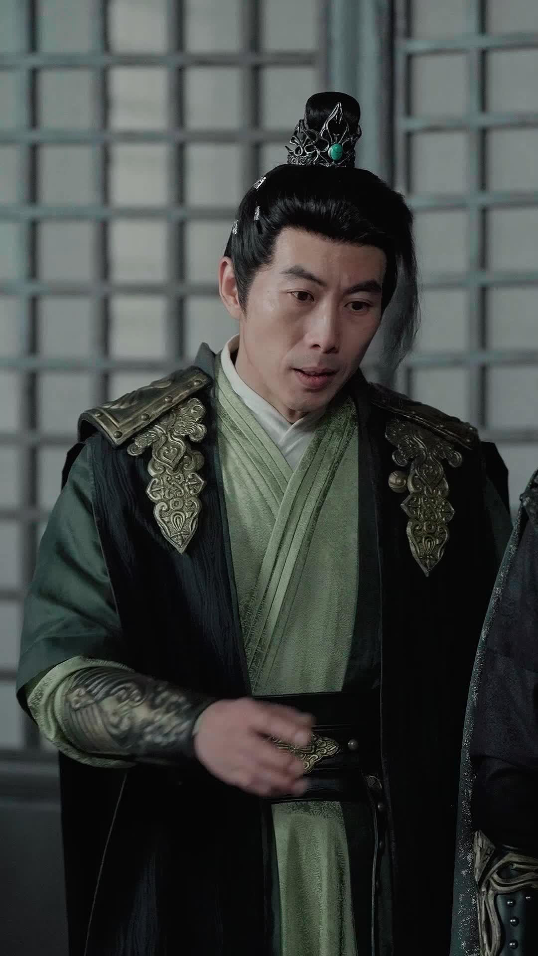 Dalam Lengan Pasangan, Tergenggam Kuasa Tentera