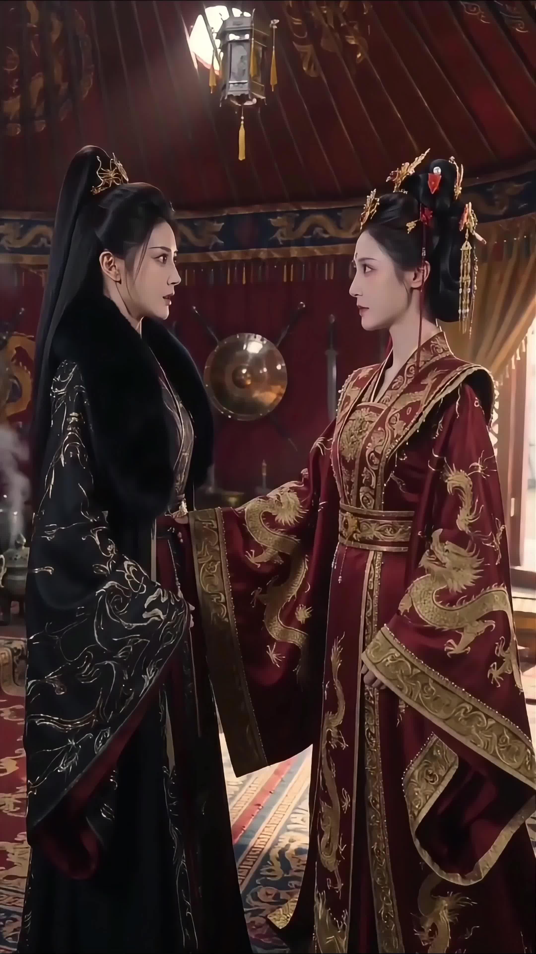 I Posed as a Man, the Empress Is Obsessed!