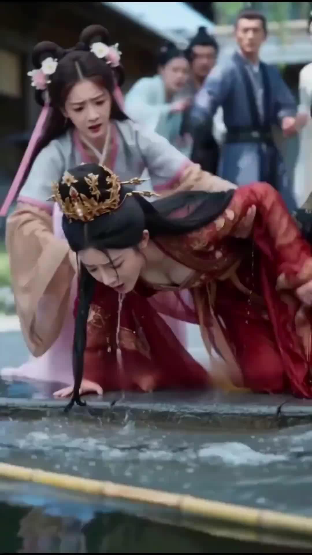 살기 위해 시작한 궁중 생존기