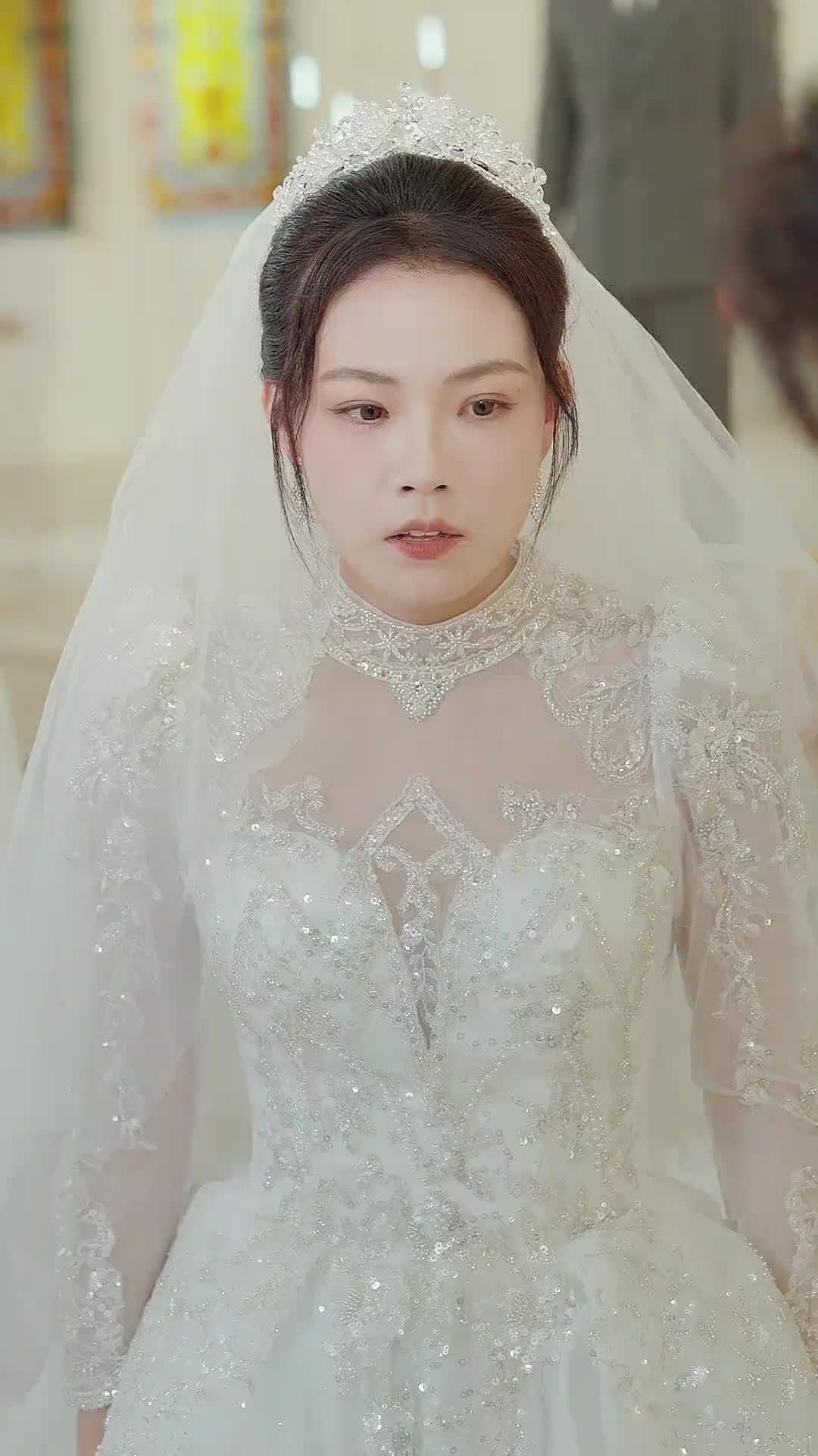 Khi Ánh Trăng Lộ Diện