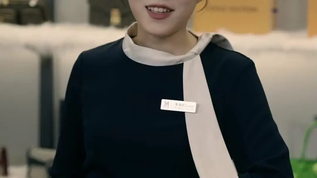 Billionaire Back in Slum: When the Clerk Knew Too Much