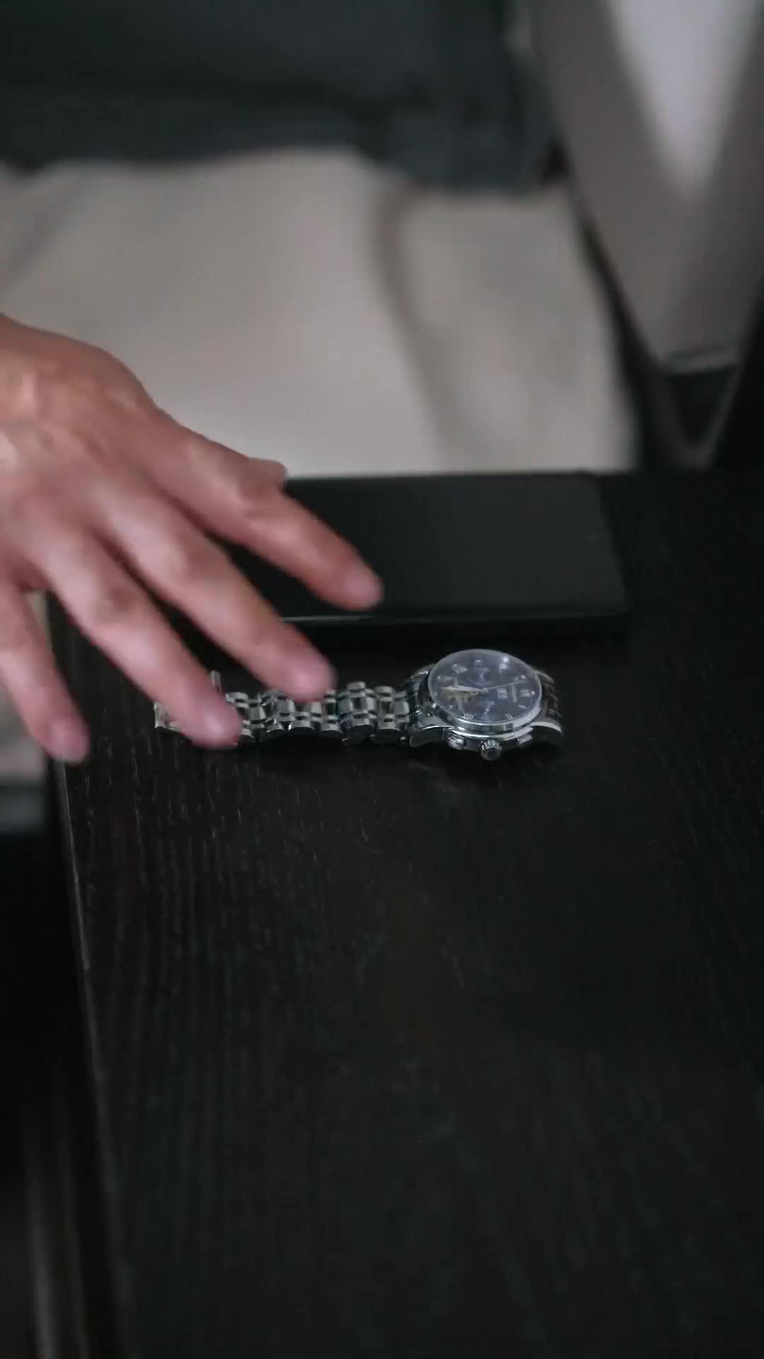 Kepompong Surirumah Terbang