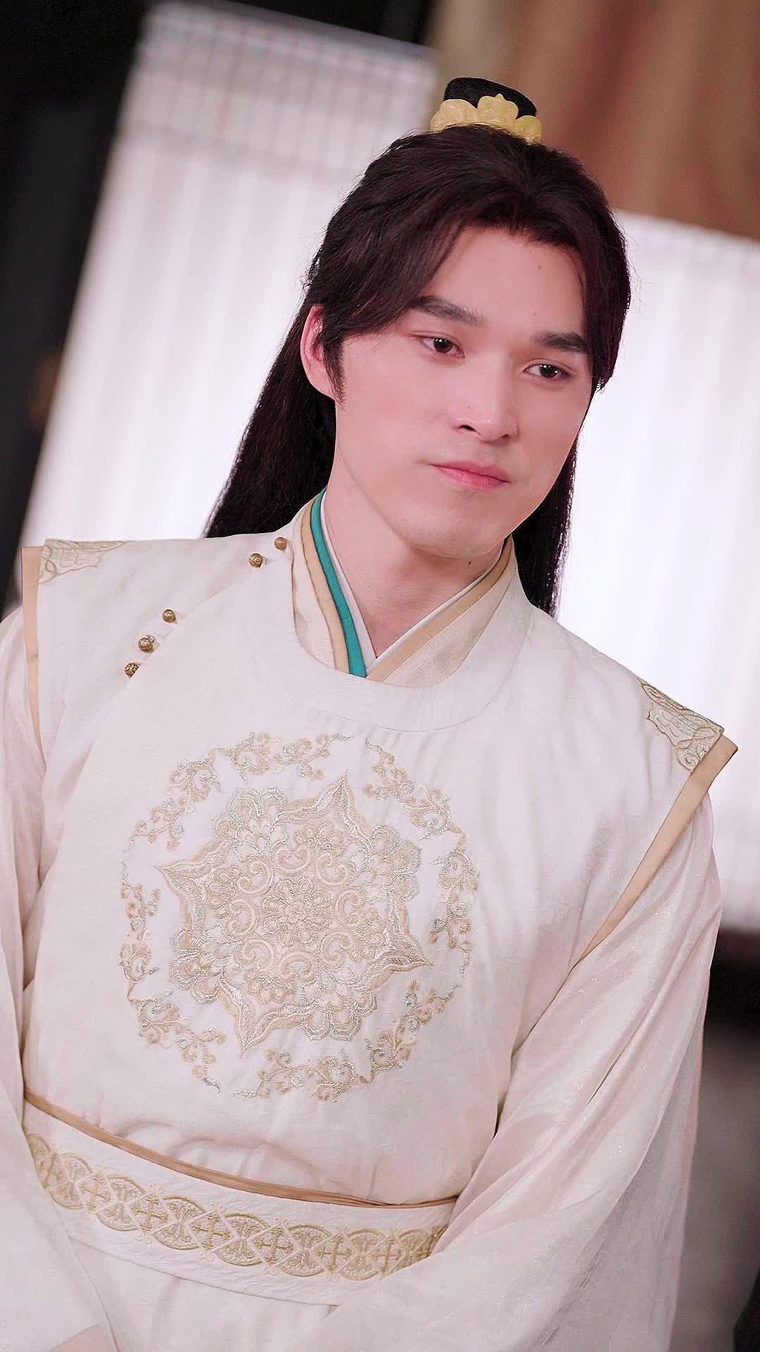 廢太子上朝帶步槍