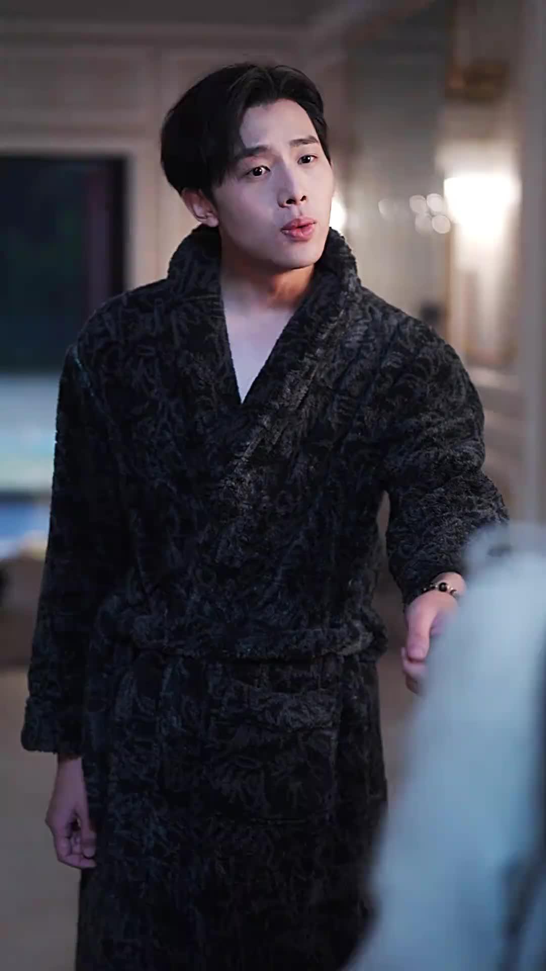 คุณหนูใหญ่สายรั่ว