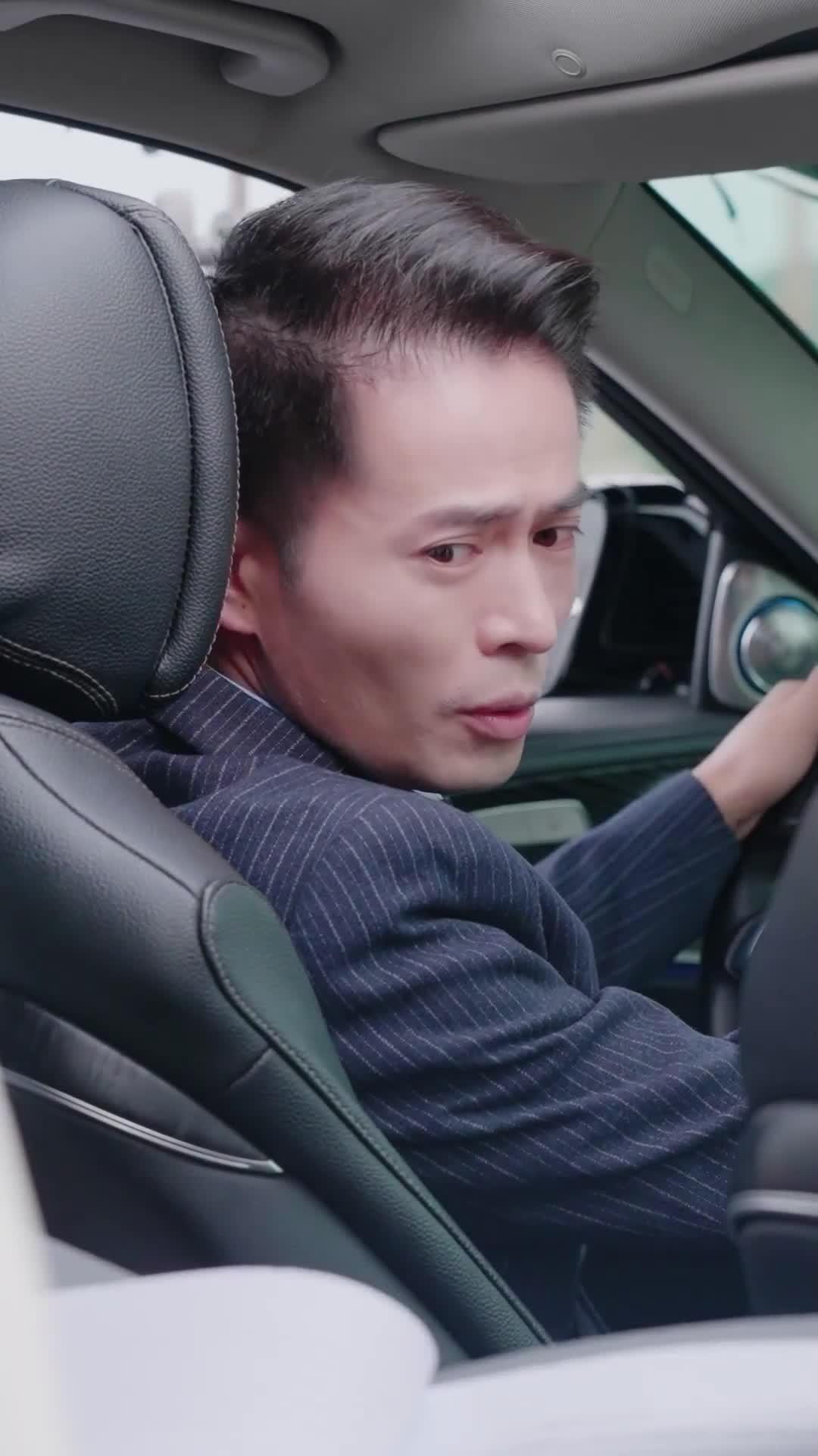 너무 가까운 비서