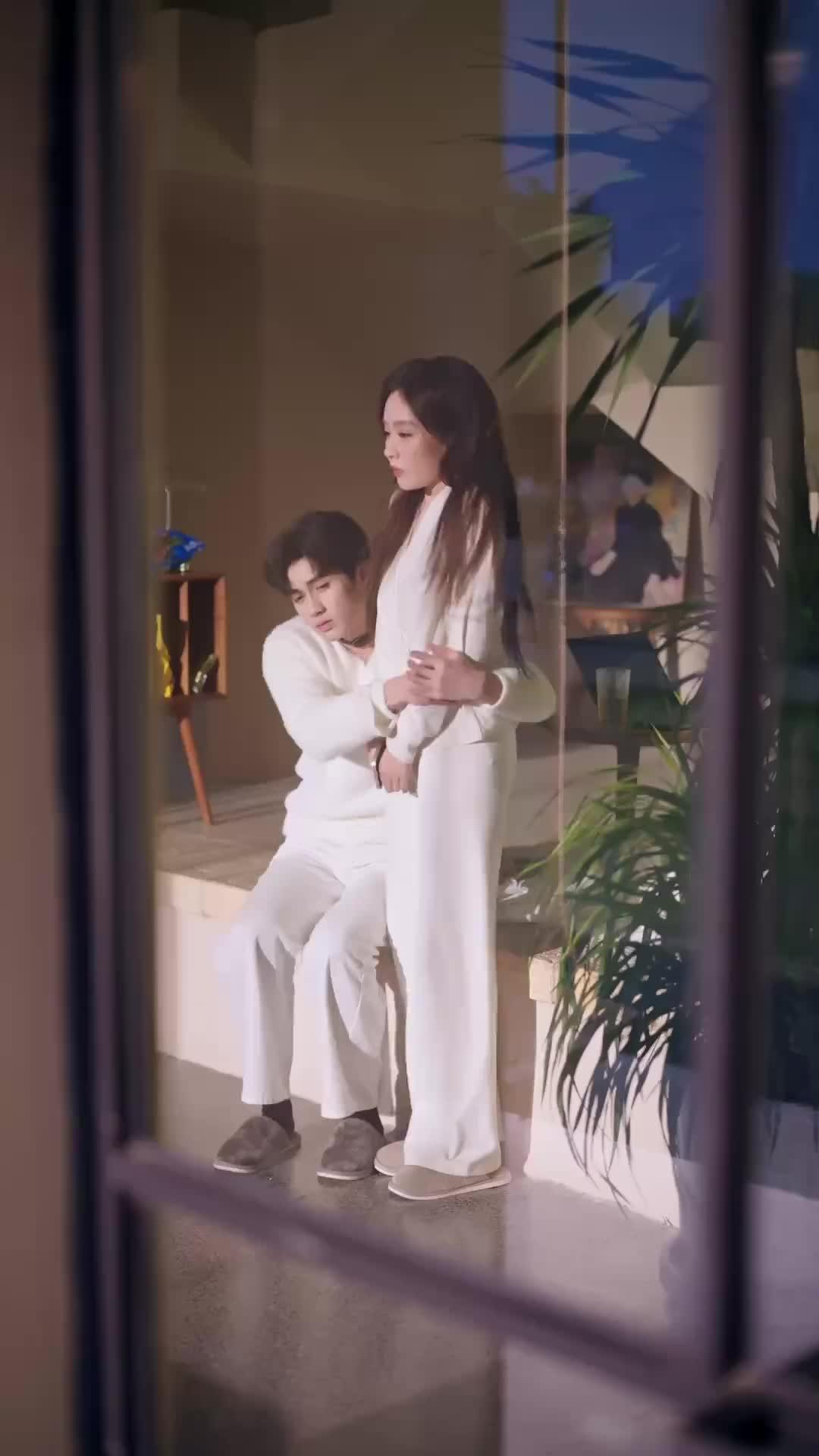 Ngoài Vòng Trật Tự